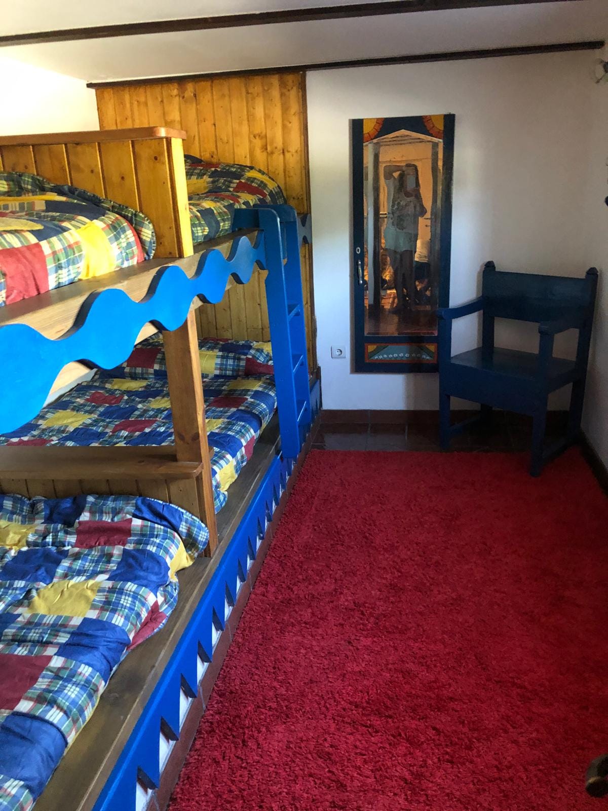 Quarto com dois beliches